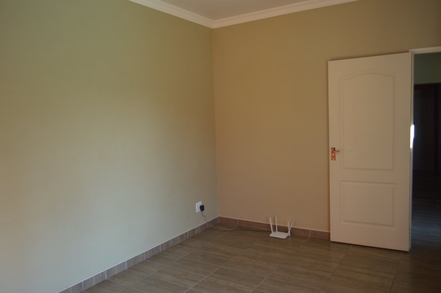 6 Bedroom Property for Sale in Flamwood North West